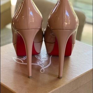 Christian Louboutin Bianca 120 Patent Calf 39.5 (Christian Louboutin size)